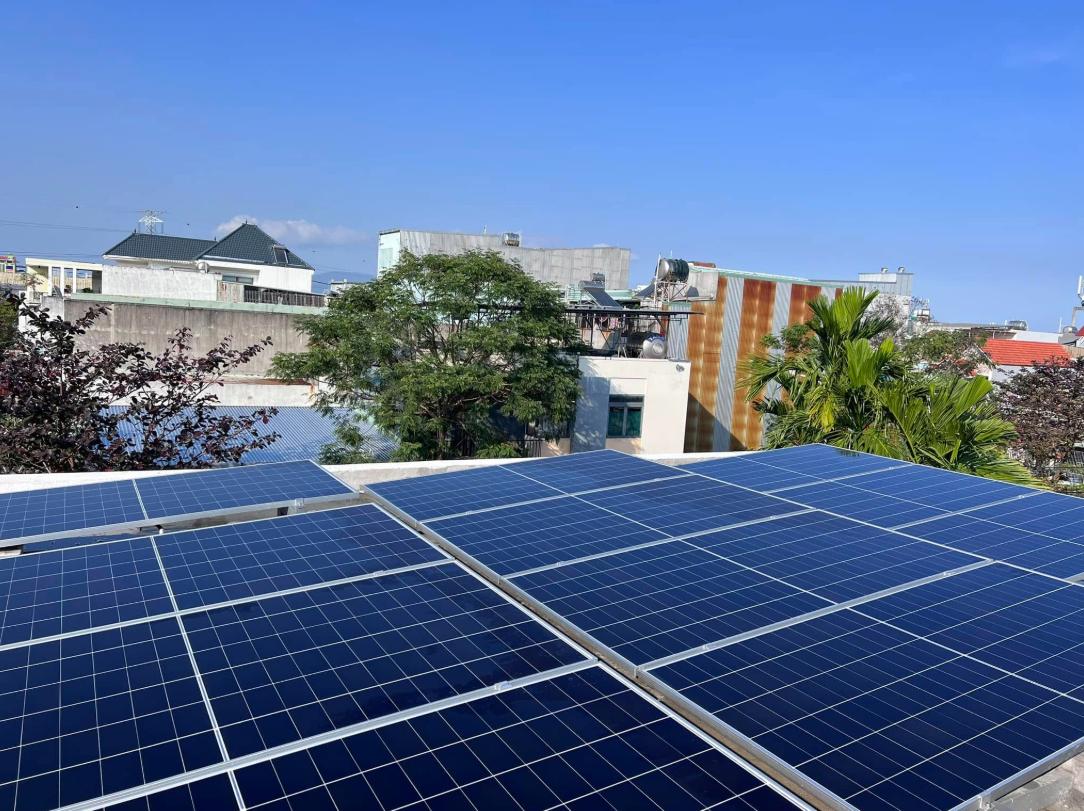 Cần bao nhiêu tấm pin năng lượng mặt trời để chạy điều hòa