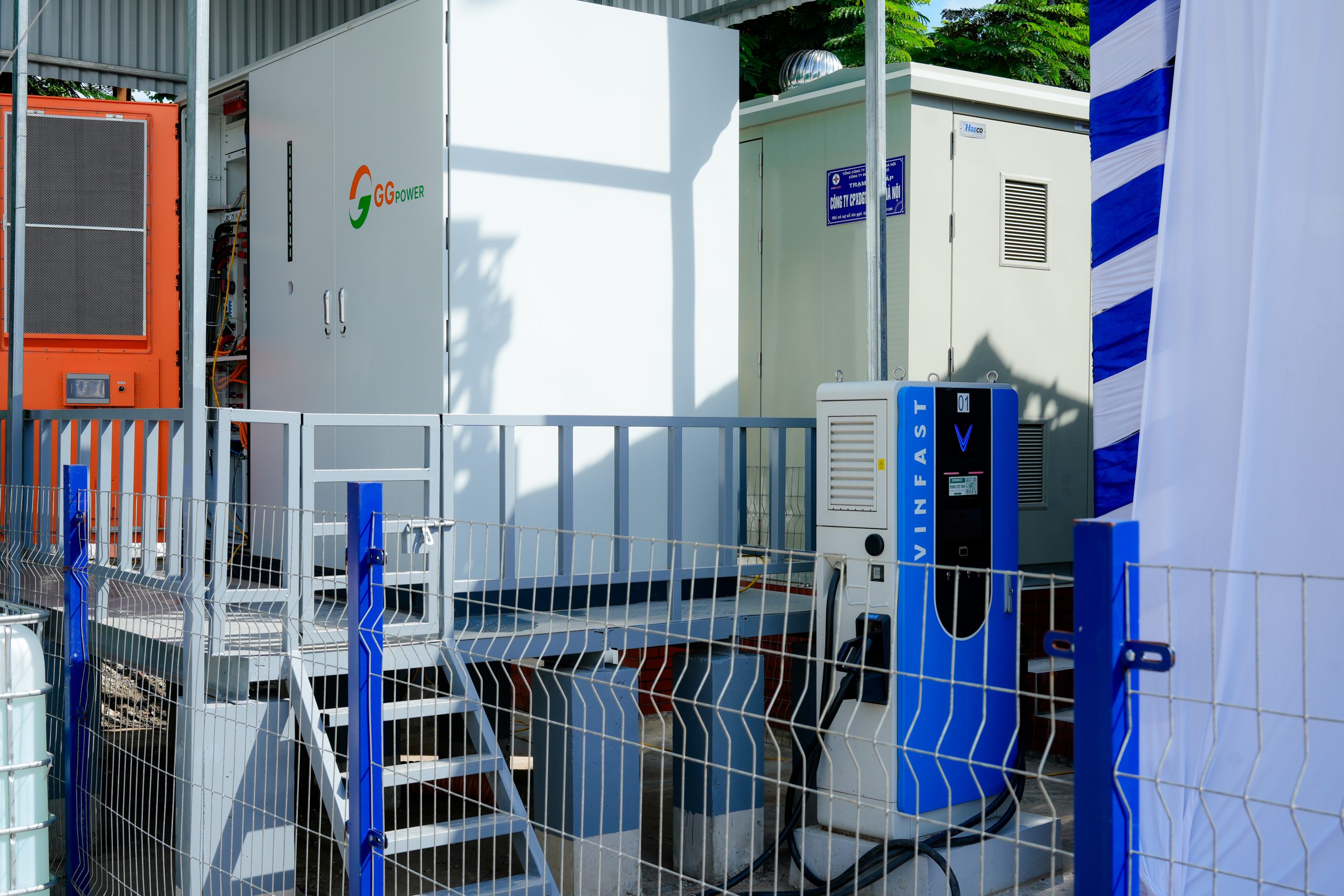 kết hợp BESS với máy phát điện