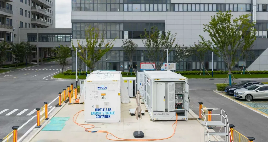 Dự án lưu trữ năng lượng kết hợp điện mặt trời tại Bulgaria