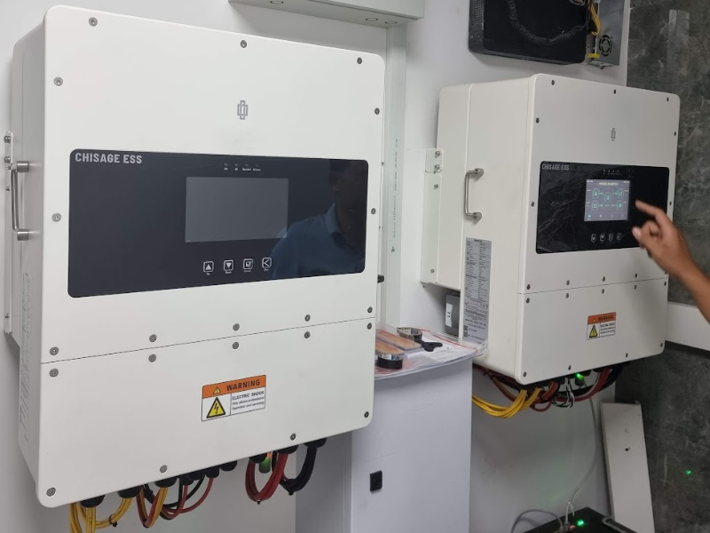 Bộ chuyển đổi điện năng lượng mặt trời chissage 