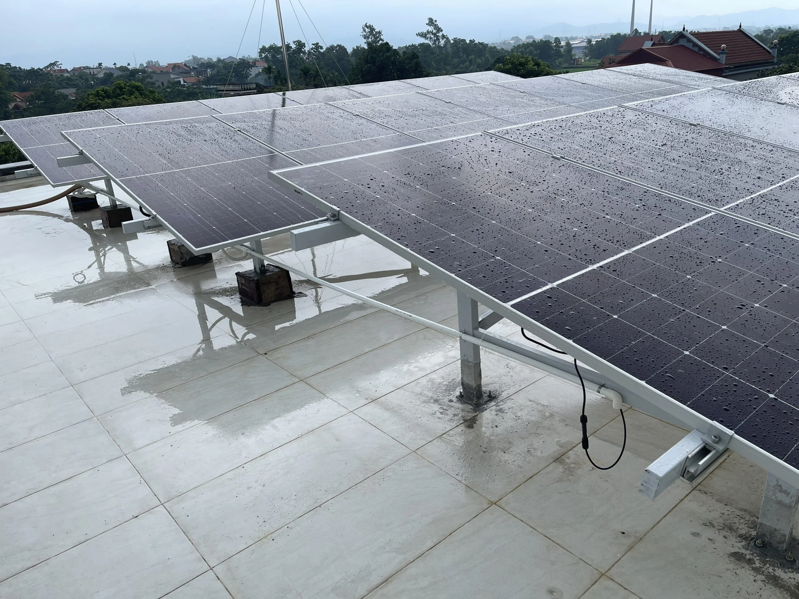 tấm pin năng lượng mặt trời 1000w giá bao nhiêu